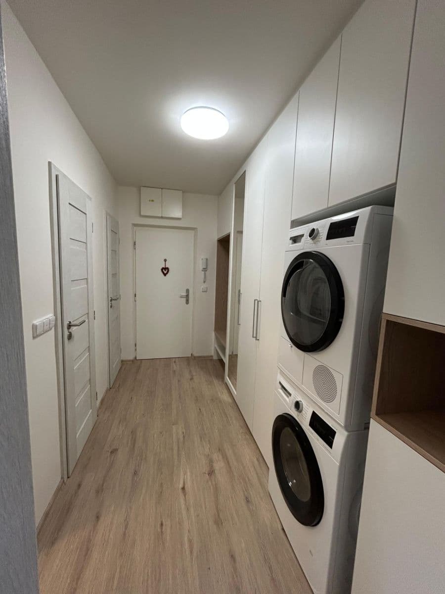Prenájom bytu 2-izbový 51 m², V Úžlabině, Praha, Praha Prenájom bytu 2-izbový 51 m², V Úžlabině, Praha, Praha