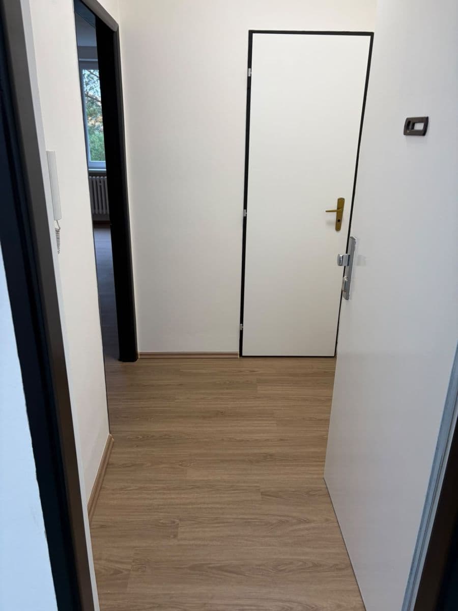 Prenájom bytu 1-izbový 39 m², Klánova, Praha, Praha Prenájom bytu 1-izbový 39 m², Klánova, Praha, Praha