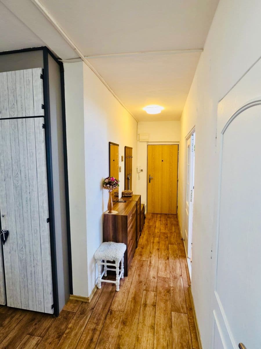 Predaj bytu 3-izbový 73 m², Okružní, Orlová, Moravskoslezský kraj Predaj bytu 3-izbový 73 m², Okružní, Orlová, Moravskoslezský kraj