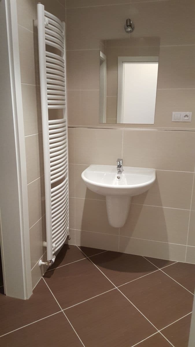Prenájom bytu 1-izbový 37 m², Hornoměcholupská, Praha, Praha Prenájom bytu 1-izbový 37 m², Hornoměcholupská, Praha, Praha