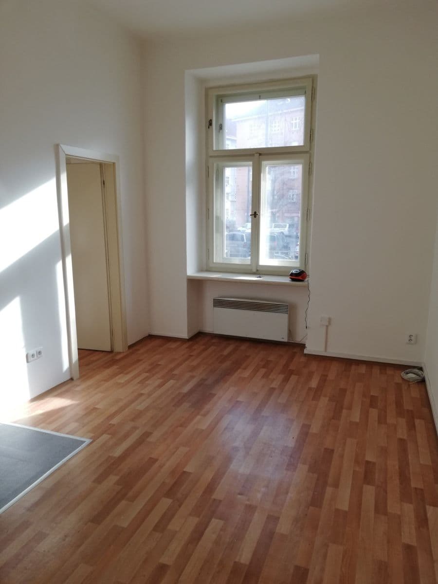 Prenájom bytu 1-izbový 38 m², Minská, Praha, Praha Prenájom bytu 1-izbový 38 m², Minská, Praha, Praha
