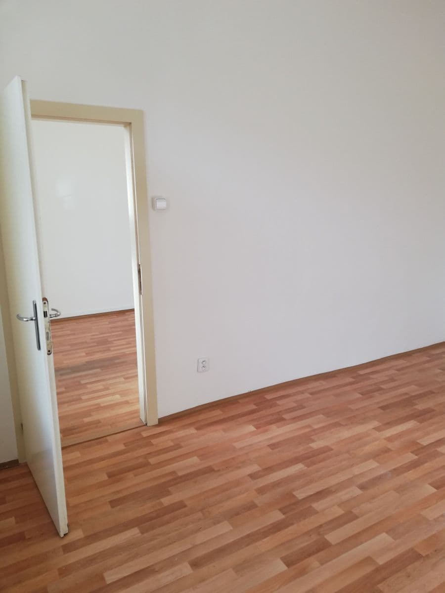 Prenájom bytu 1-izbový 38 m², Minská, Praha, Praha Prenájom bytu 1-izbový 38 m², Minská, Praha, Praha