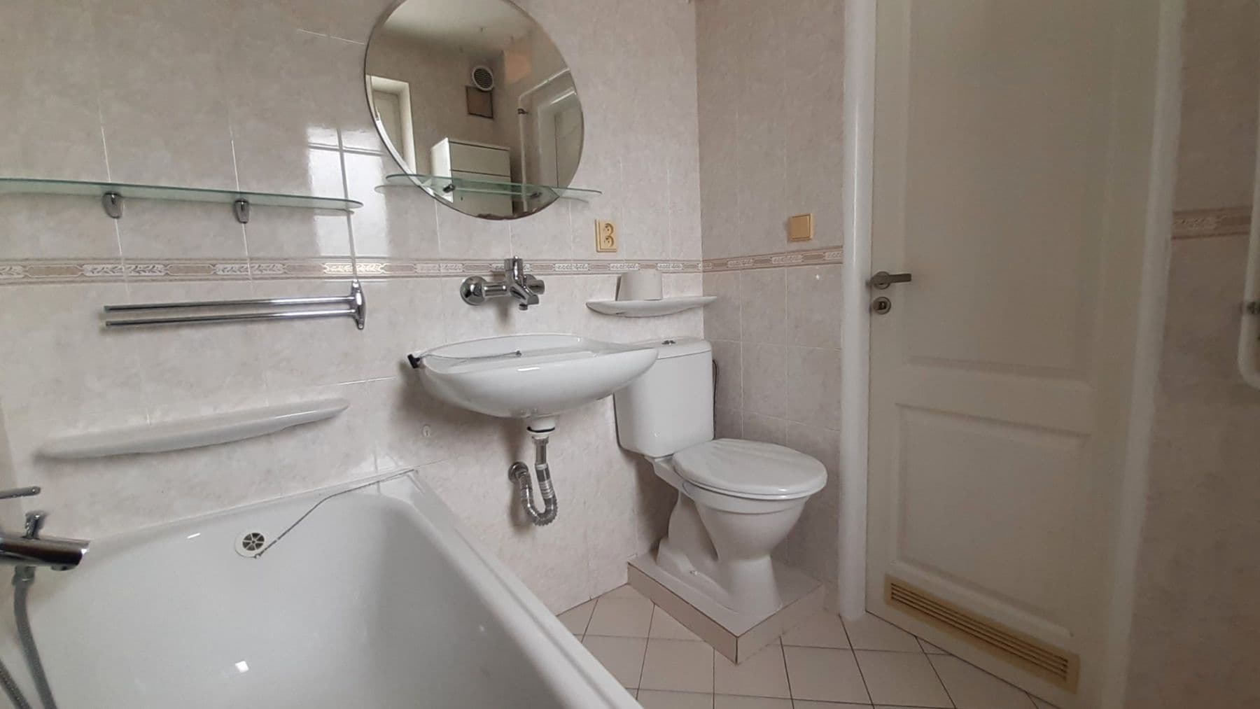 Prenájom bytu 2-izbový 43 m², Pozdeňská, Praha, Praha Prenájom bytu 2-izbový 43 m², Pozdeňská, Praha, Praha