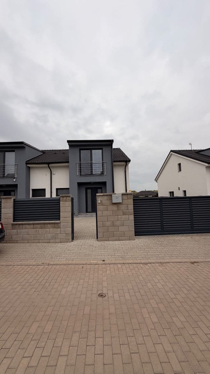 Prenájom domu 120 m², pozemok 399 m², Chrášťany, Středočeský kraj Prenájom domu 120 m², pozemok 399 m², Chrášťany, Středočeský kraj