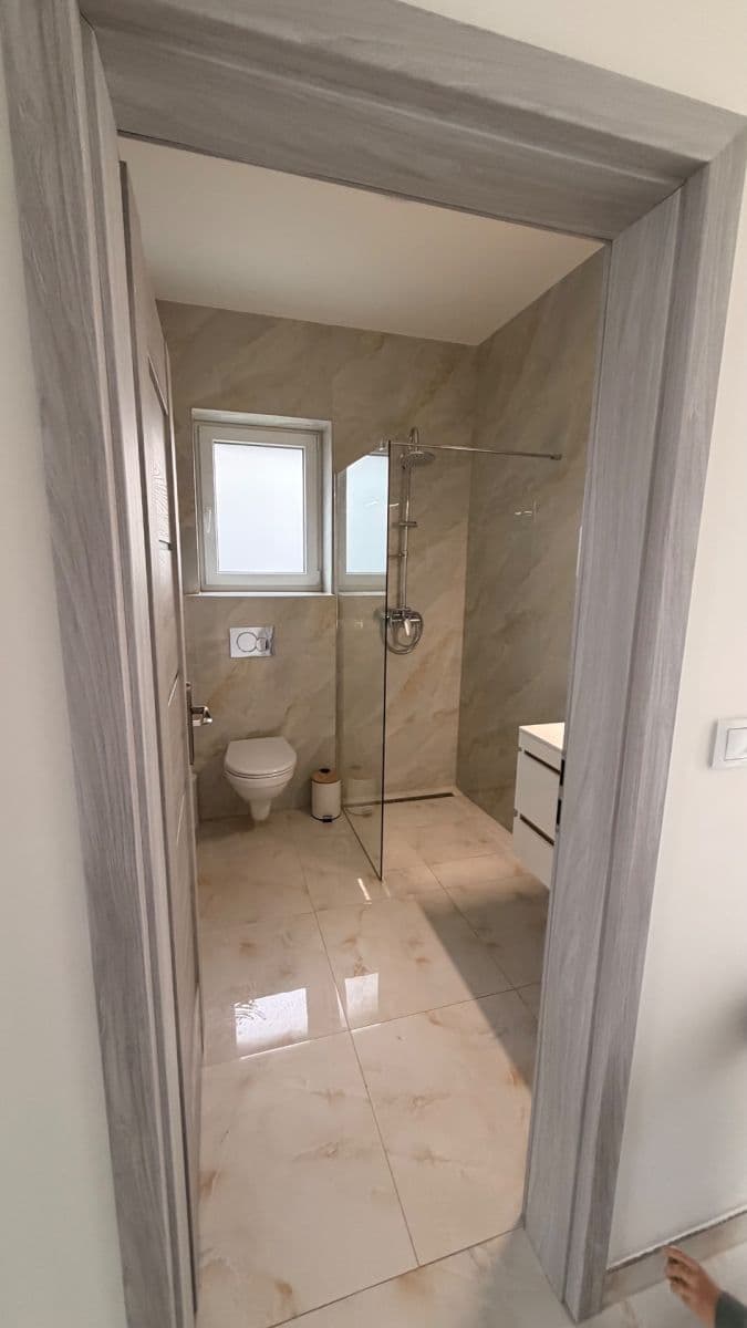Prenájom domu 120 m², pozemok 399 m², Chrášťany, Středočeský kraj Prenájom domu 120 m², pozemok 399 m², Chrášťany, Středočeský kraj