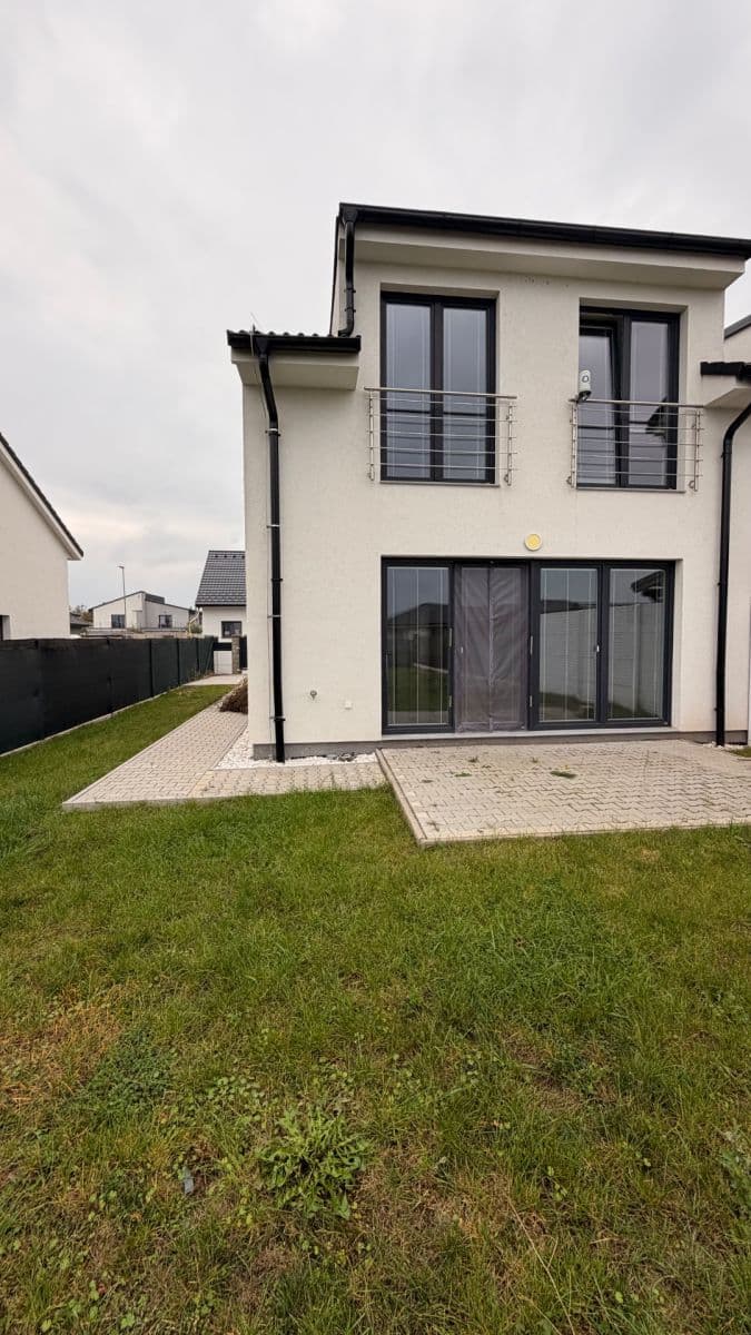 Prenájom domu 120 m², pozemok 399 m², Chrášťany, Středočeský kraj Prenájom domu 120 m², pozemok 399 m², Chrášťany, Středočeský kraj