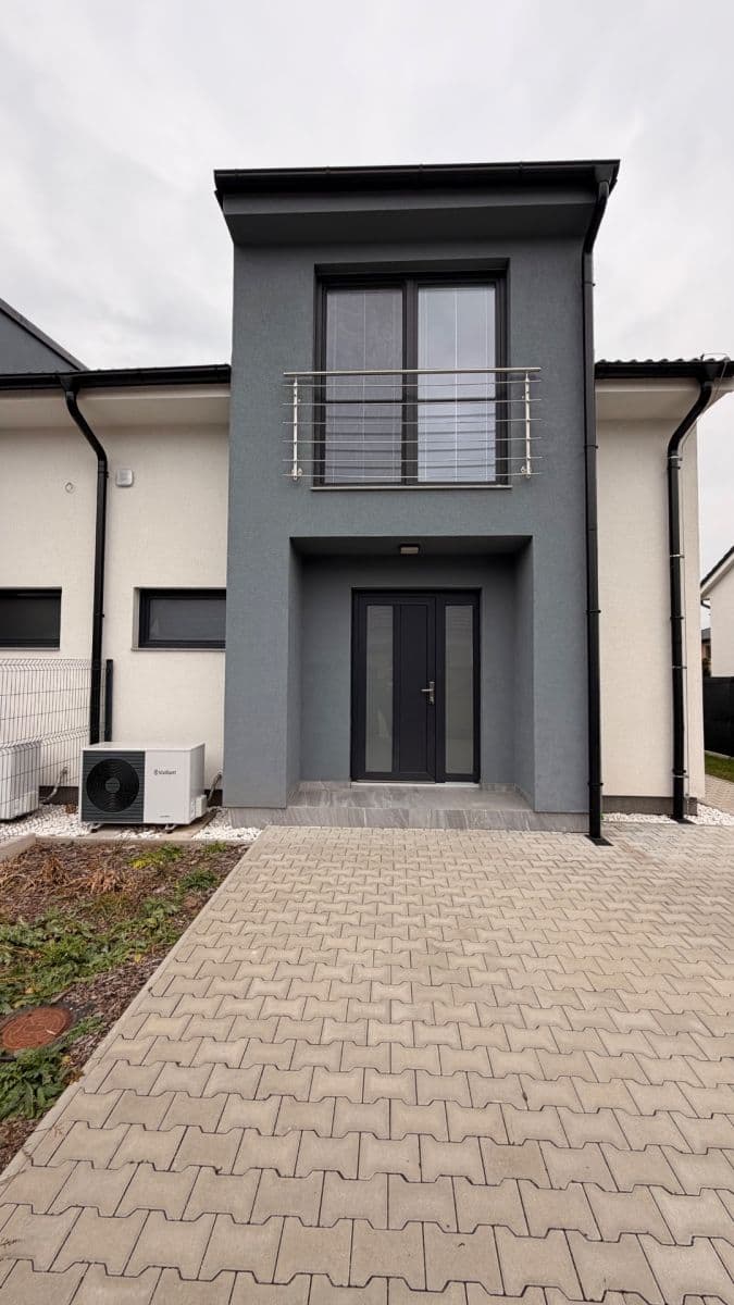 Prenájom domu 120 m², pozemok 399 m², Chrášťany, Středočeský kraj Prenájom domu 120 m², pozemok 399 m², Chrášťany, Středočeský kraj