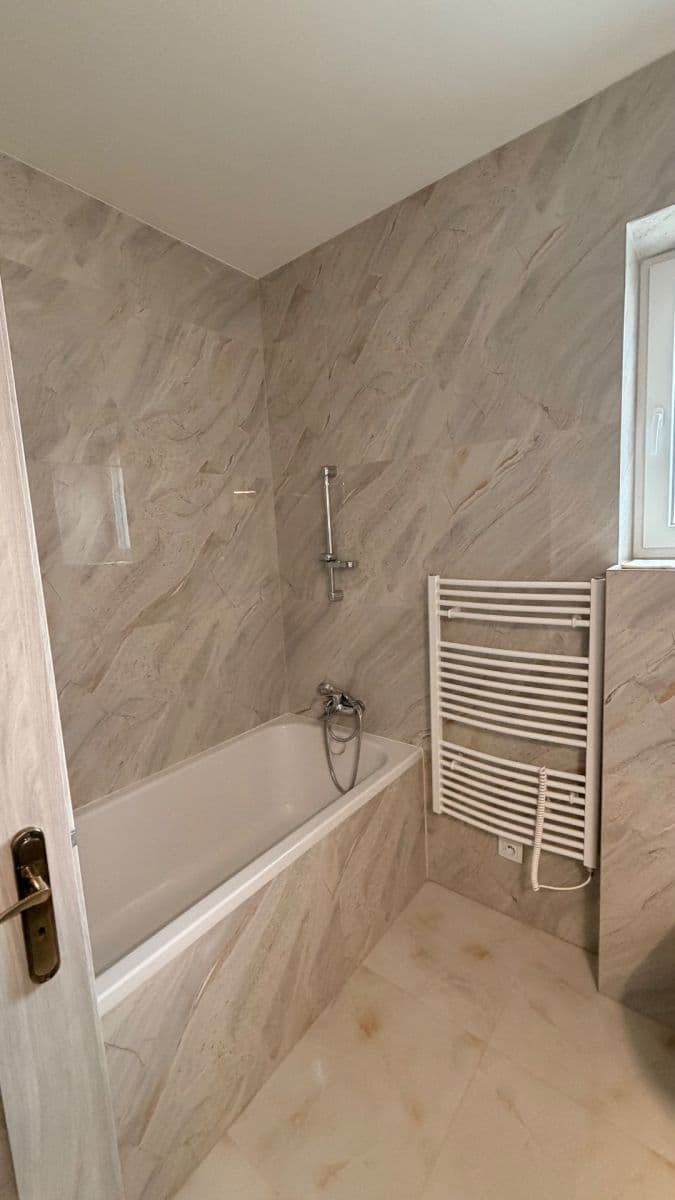 Prenájom domu 120 m², pozemok 399 m², Chrášťany, Středočeský kraj Prenájom domu 120 m², pozemok 399 m², Chrášťany, Středočeský kraj