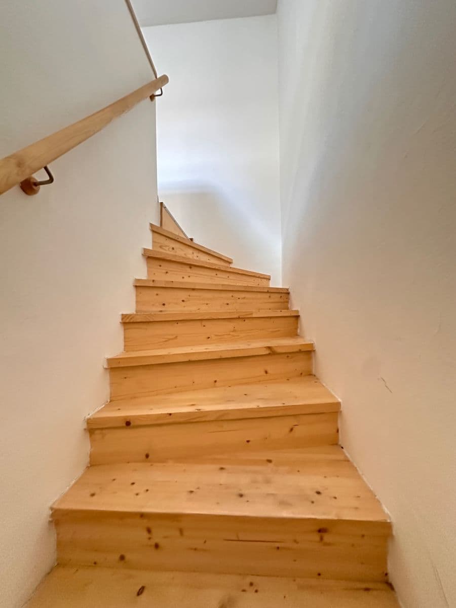 Prenájom bytu 3-izbový 83 m², Máchova, Praha, Praha Prenájom bytu 3-izbový 83 m², Máchova, Praha, Praha