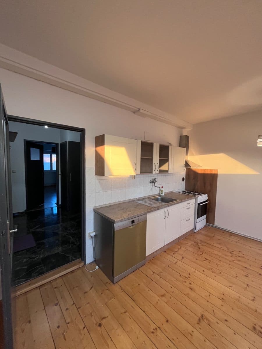 Prenájom bytu 2-izbový 59 m², Chelčického, Plzeň, Plzeňský kraj Prenájom bytu 2-izbový 59 m², Chelčického, Plzeň, Plzeňský kraj