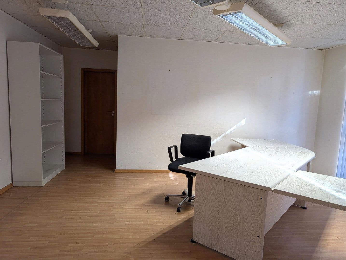 Prenájom kancelárie 103 m², Kaiserslautern, Porýnie-Falcko Prenájom kancelárie 103 m², Kaiserslautern, Porýnie-Falcko