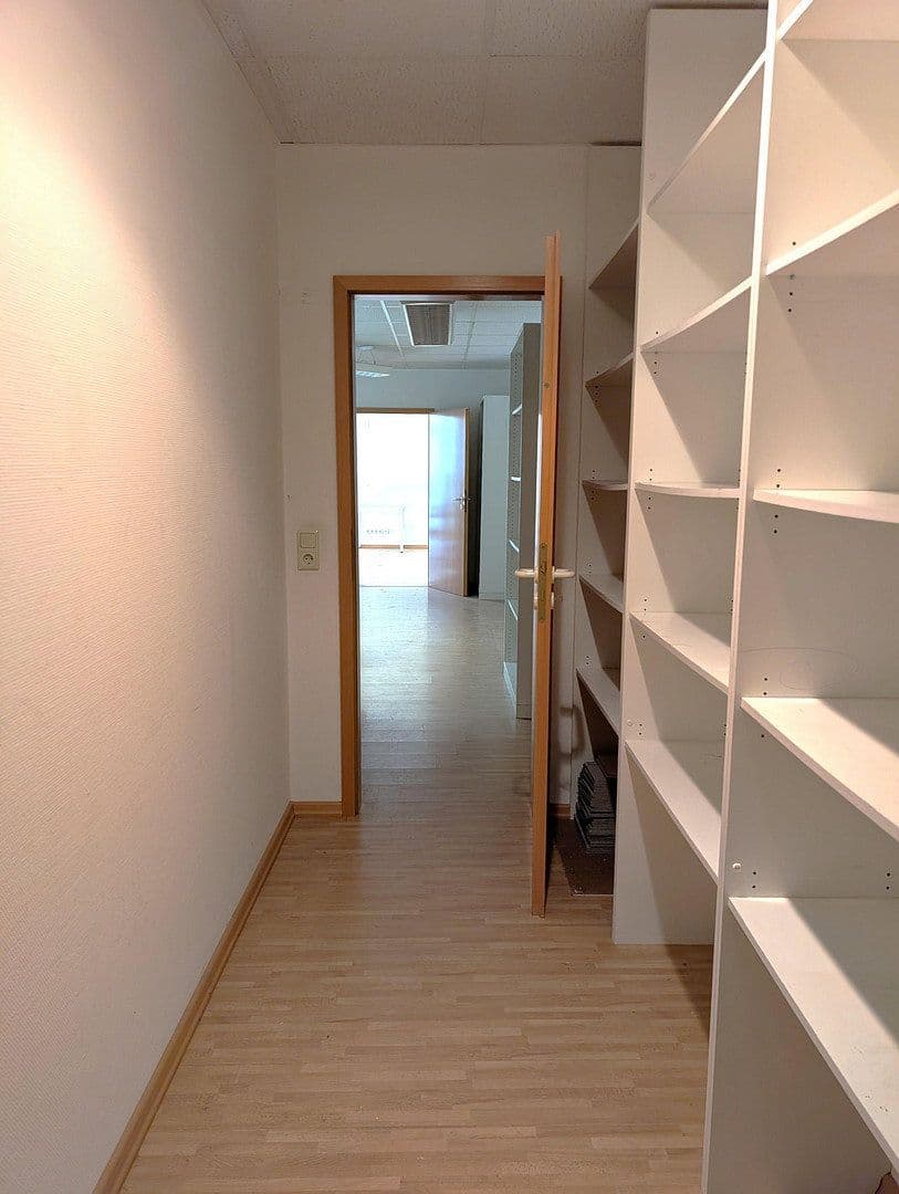 Prenájom kancelárie 103 m², Kaiserslautern, Porýnie-Falcko Prenájom kancelárie 103 m², Kaiserslautern, Porýnie-Falcko