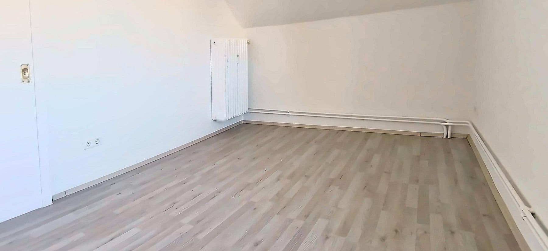 Prenájom bytu 3-izbový 95 m², Merscheider Straße 99, Solingen, Severné Porýnie - Westfálsko Prenájom bytu 3-izbový 95 m², Merscheider Straße 99, Solingen, Severné Porýnie - Westfálsko
