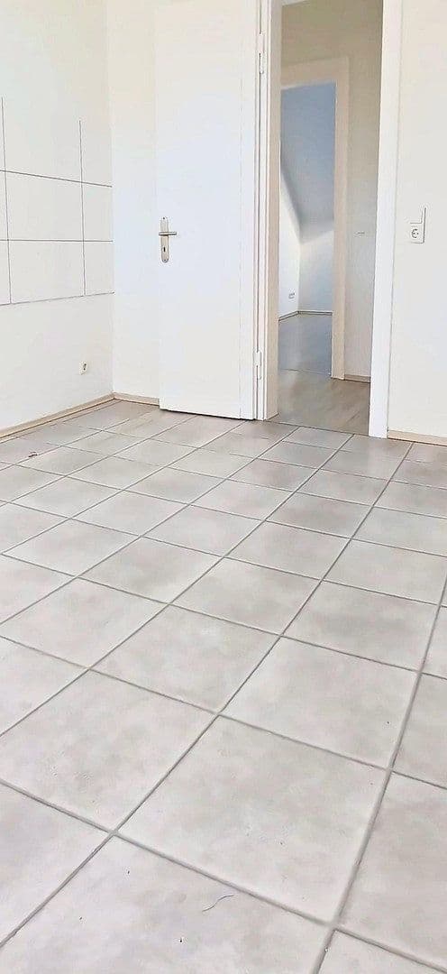 Prenájom bytu 3-izbový 95 m², Merscheider Straße 99, Solingen, Severné Porýnie - Westfálsko Prenájom bytu 3-izbový 95 m², Merscheider Straße 99, Solingen, Severné Porýnie - Westfálsko