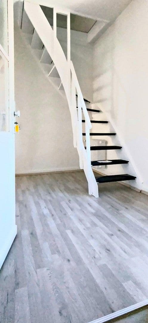 Prenájom bytu 3-izbový 95 m², Merscheider Straße 99, Solingen, Severné Porýnie - Westfálsko Prenájom bytu 3-izbový 95 m², Merscheider Straße 99, Solingen, Severné Porýnie - Westfálsko