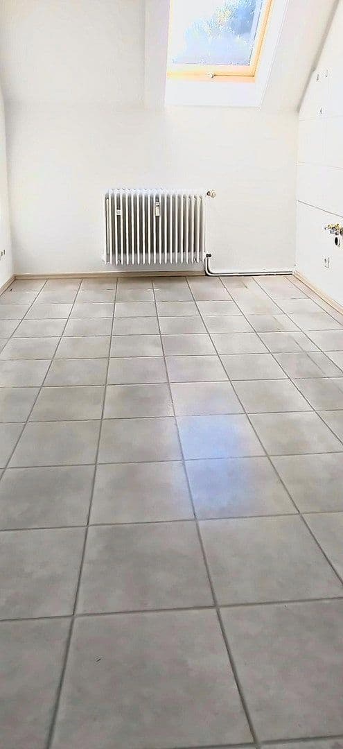 Prenájom bytu 3-izbový 95 m², Merscheider Straße 99, Solingen, Severné Porýnie - Westfálsko Prenájom bytu 3-izbový 95 m², Merscheider Straße 99, Solingen, Severné Porýnie - Westfálsko