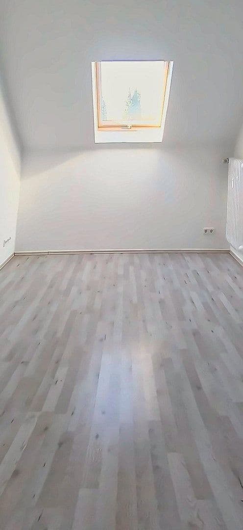 Prenájom bytu 3-izbový 95 m², Merscheider Straße 99, Solingen, Severné Porýnie - Westfálsko Prenájom bytu 3-izbový 95 m², Merscheider Straße 99, Solingen, Severné Porýnie - Westfálsko