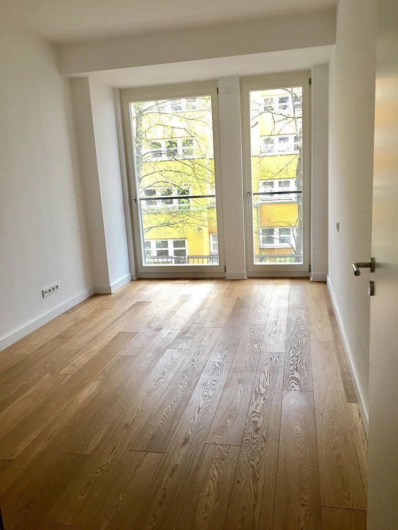 Prenájom bytu 2-izbový 62 m², Otto-Suhr-Allee 18 / 20, Berlin, Berlín Prenájom bytu 2-izbový 62 m², Otto-Suhr-Allee 18 / 20, Berlin, Berlín