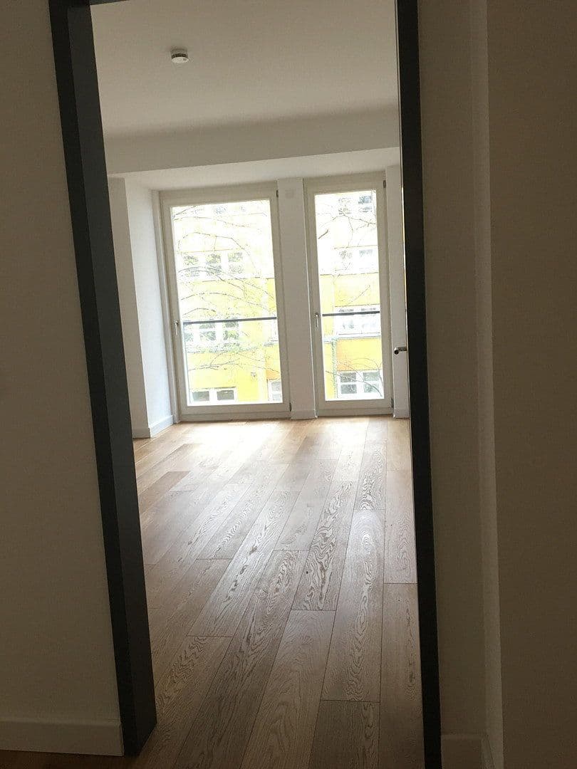 Prenájom bytu 2-izbový 62 m², Otto-Suhr-Allee 18 / 20, Berlin, Berlín Prenájom bytu 2-izbový 62 m², Otto-Suhr-Allee 18 / 20, Berlin, Berlín