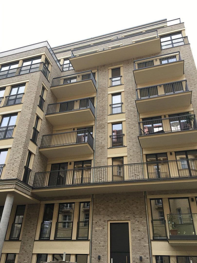 Prenájom bytu 2-izbový 62 m², Otto-Suhr-Allee 18 / 20, Berlin, Berlín Prenájom bytu 2-izbový 62 m², Otto-Suhr-Allee 18 / 20, Berlin, Berlín