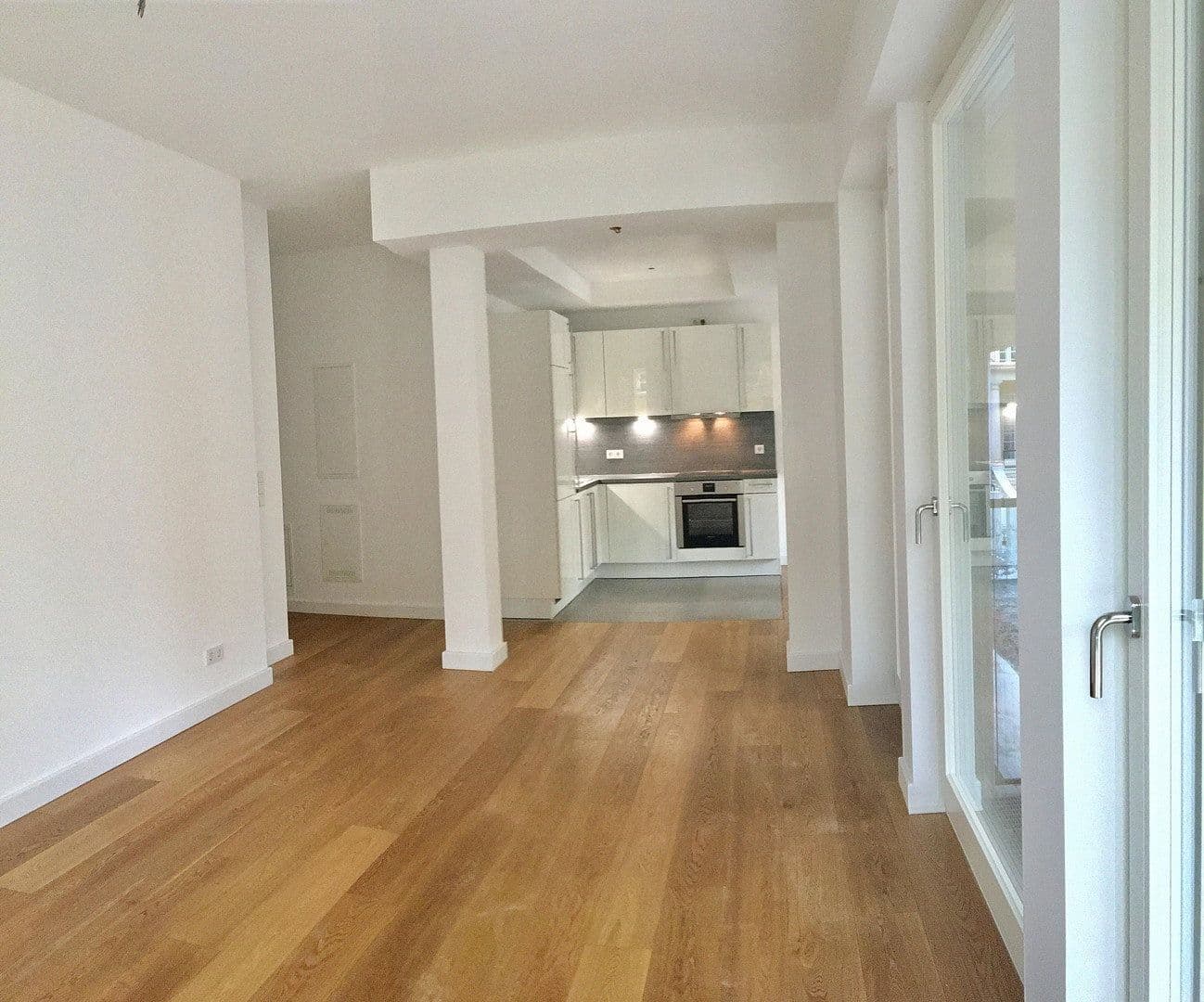 Prenájom bytu 2-izbový 62 m², Otto-Suhr-Allee 18 / 20, Berlin, Berlín Prenájom bytu 2-izbový 62 m², Otto-Suhr-Allee 18 / 20, Berlin, Berlín