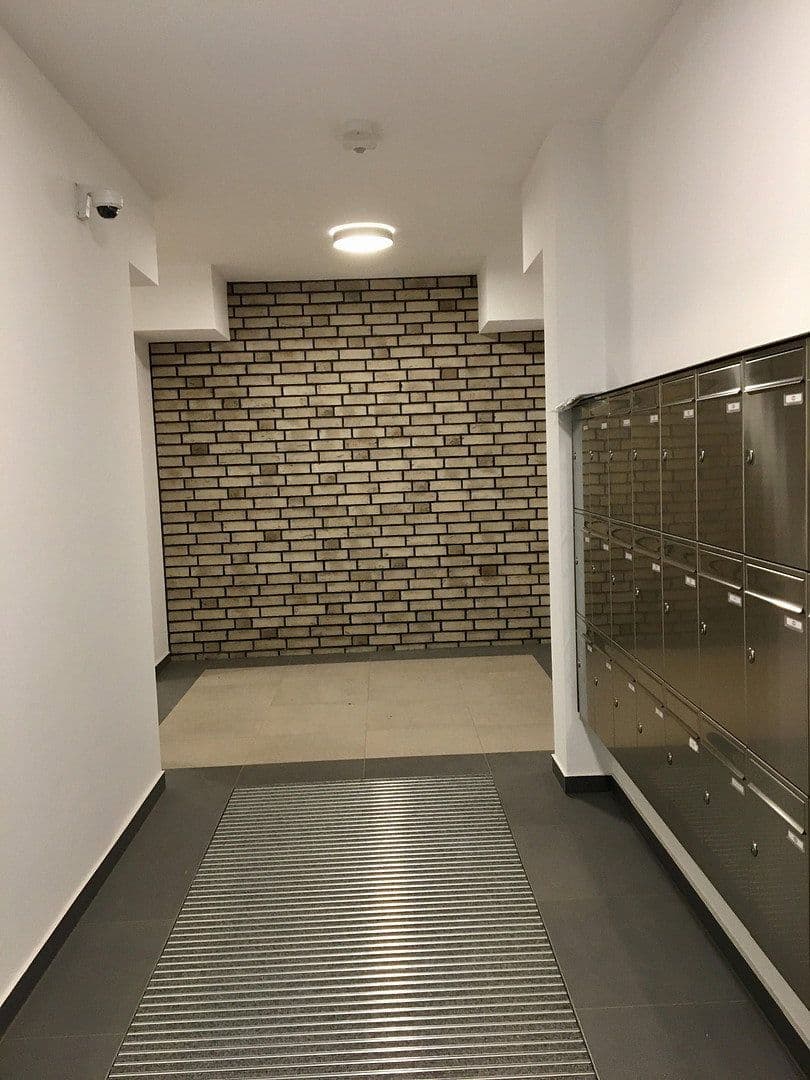 Prenájom bytu 2-izbový 62 m², Otto-Suhr-Allee 18 / 20, Berlin, Berlín Prenájom bytu 2-izbový 62 m², Otto-Suhr-Allee 18 / 20, Berlin, Berlín