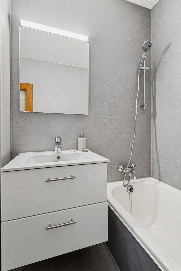 Prenájom bytu 2-izbový 70 m², Malvenweg 9, Neunkirchen, Sársko Prenájom bytu 2-izbový 70 m², Malvenweg 9, Neunkirchen, Sársko