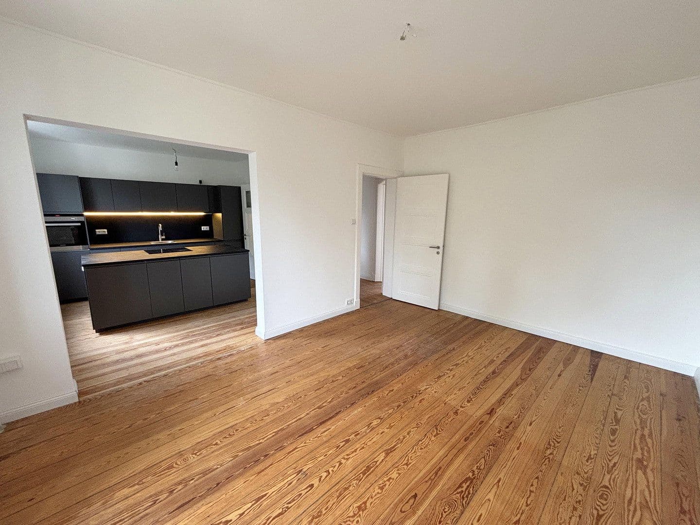 Predaj bytu 4-izbový 95 m², Hamburg, Hamburg Predaj bytu 4-izbový 95 m², Hamburg, Hamburg