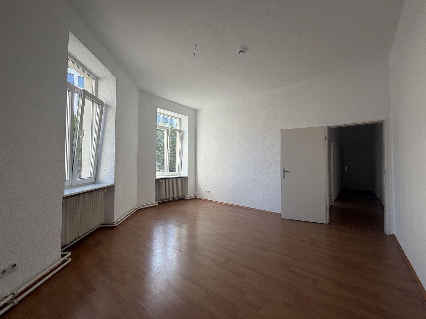 Prenájom bytu 3-izbový 98 m², Eckenheimer Landstraße 103, Frankfurt am Main, Hesensko Prenájom bytu 3-izbový 98 m², Eckenheimer Landstraße 103, Frankfurt am Main, Hesensko