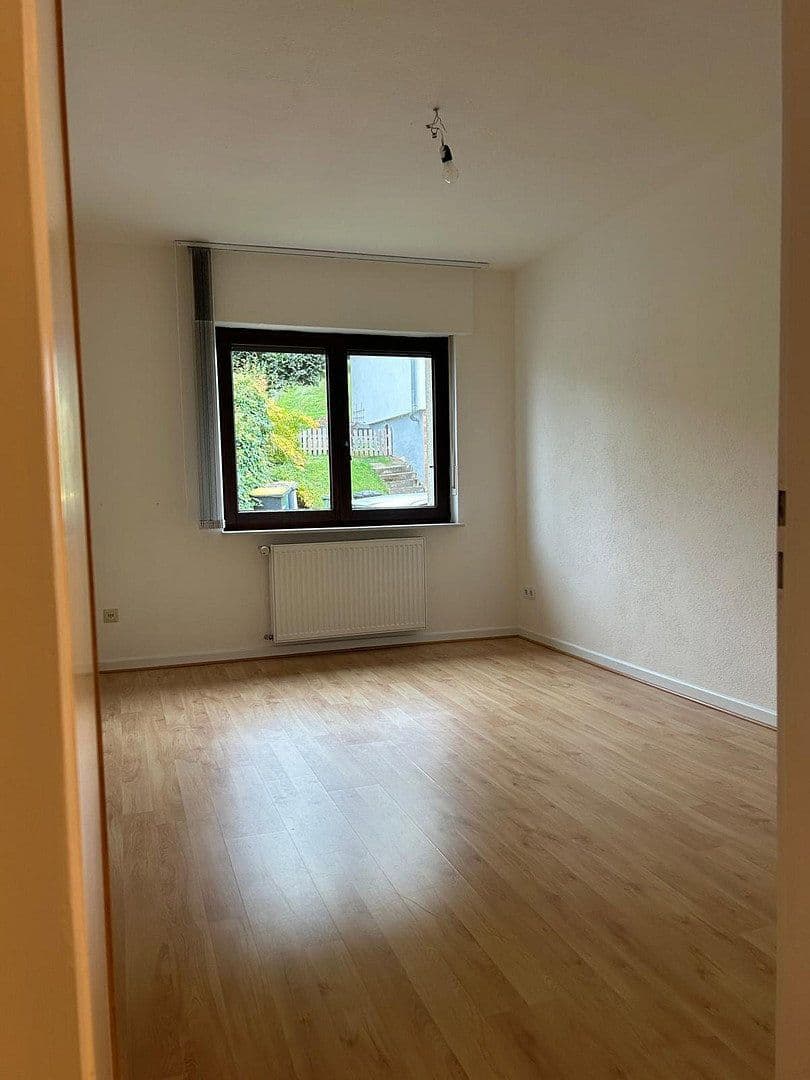 Prenájom bytu 3-izbový 90 m², Im Bachacker 24, Dautphetal, Hesensko Prenájom bytu 3-izbový 90 m², Im Bachacker 24, Dautphetal, Hesensko