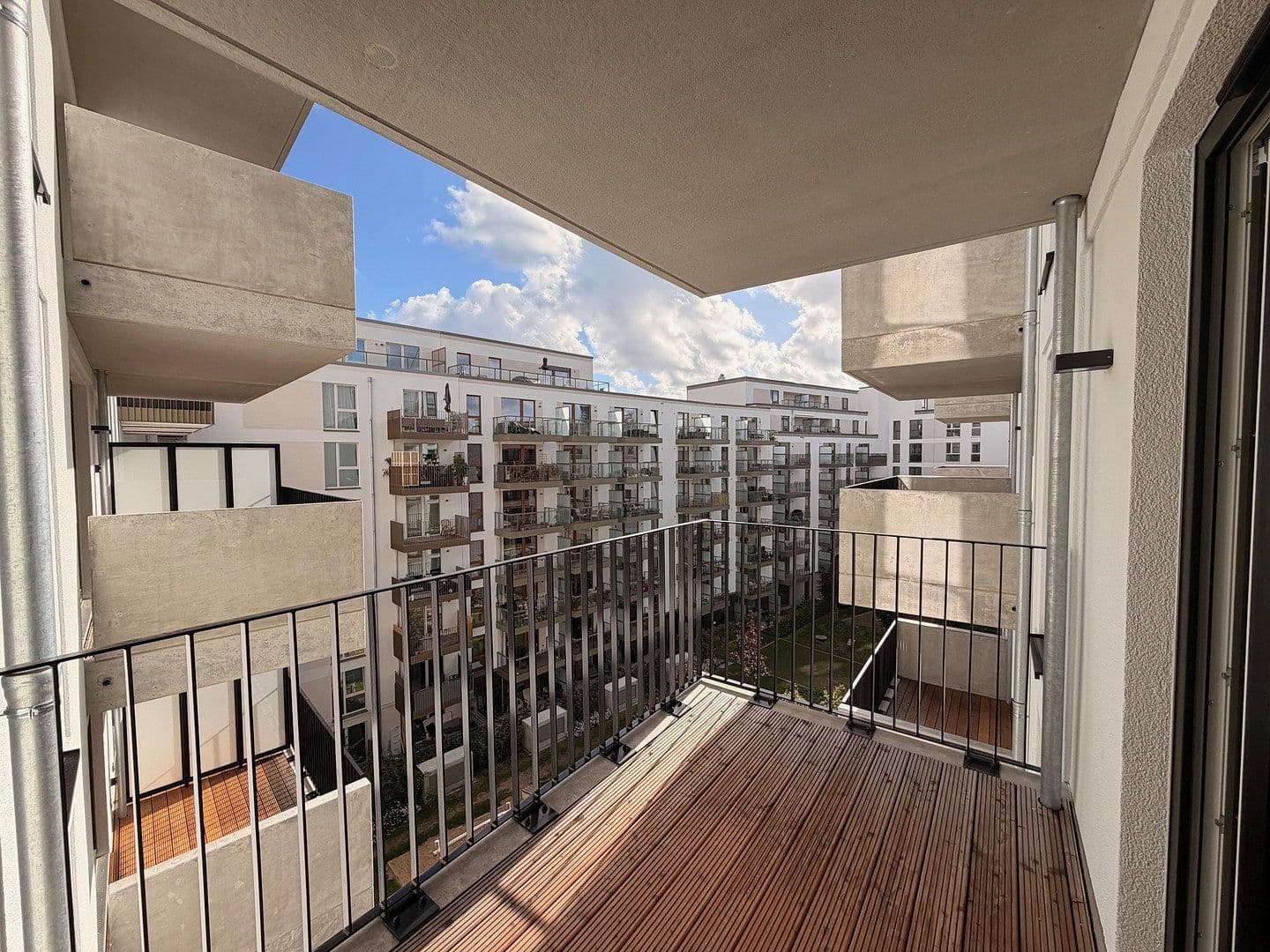 Prenájom bytu 3-izbový 98 m², Billhorner Kanalstraße 64, Hamburg, Hamburg Prenájom bytu 3-izbový 98 m², Billhorner Kanalstraße 64, Hamburg, Hamburg