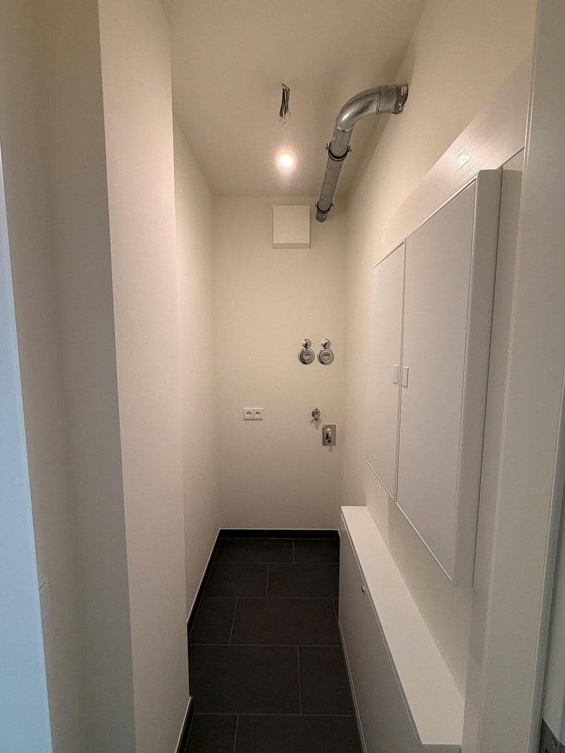 Prenájom bytu 3-izbový 98 m², Billhorner Kanalstraße 64, Hamburg, Hamburg Prenájom bytu 3-izbový 98 m², Billhorner Kanalstraße 64, Hamburg, Hamburg