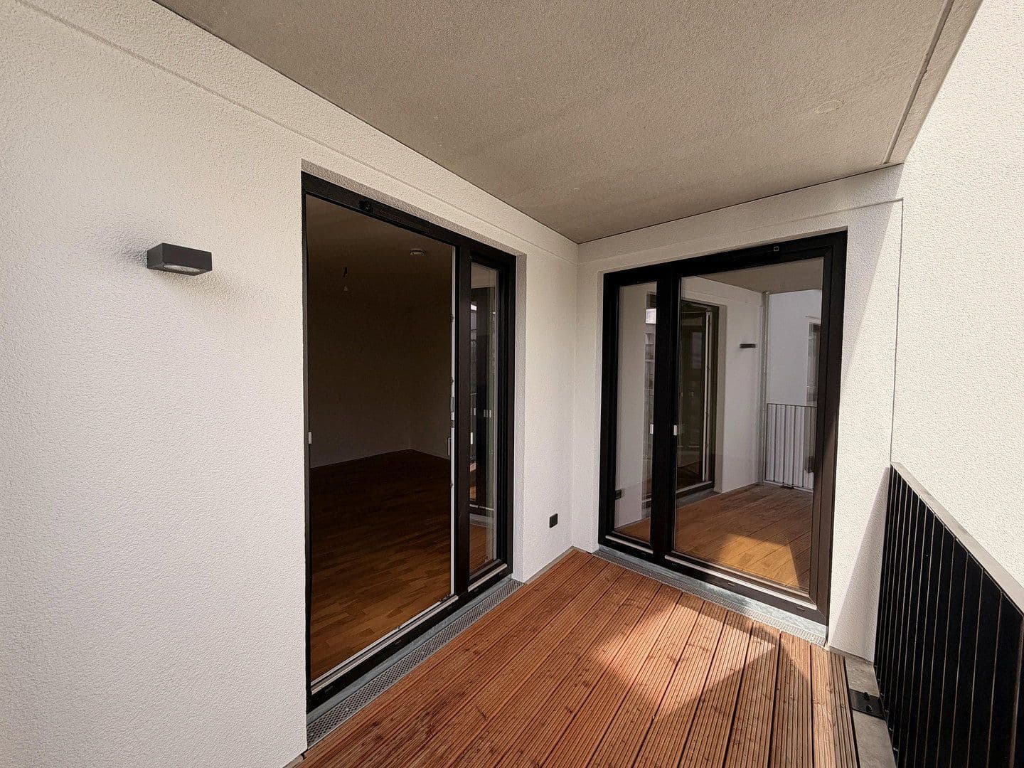 Prenájom bytu 3-izbový 98 m², Billhorner Kanalstraße 64, Hamburg, Hamburg Prenájom bytu 3-izbový 98 m², Billhorner Kanalstraße 64, Hamburg, Hamburg