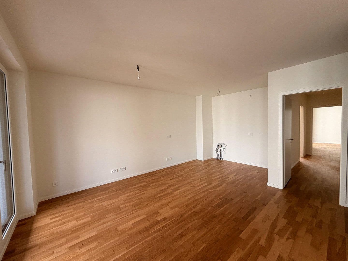 Prenájom bytu 3-izbový 98 m², Billhorner Kanalstraße 64, Hamburg, Hamburg Prenájom bytu 3-izbový 98 m², Billhorner Kanalstraße 64, Hamburg, Hamburg