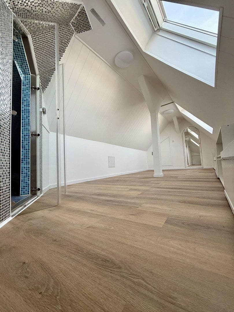 Prenájom bytu 3-izbový 80 m², Altstadtstraße 25, Leverkusen, Severné Porýnie - Westfálsko Prenájom bytu 3-izbový 80 m², Altstadtstraße 25, Leverkusen, Severné Porýnie - Westfálsko