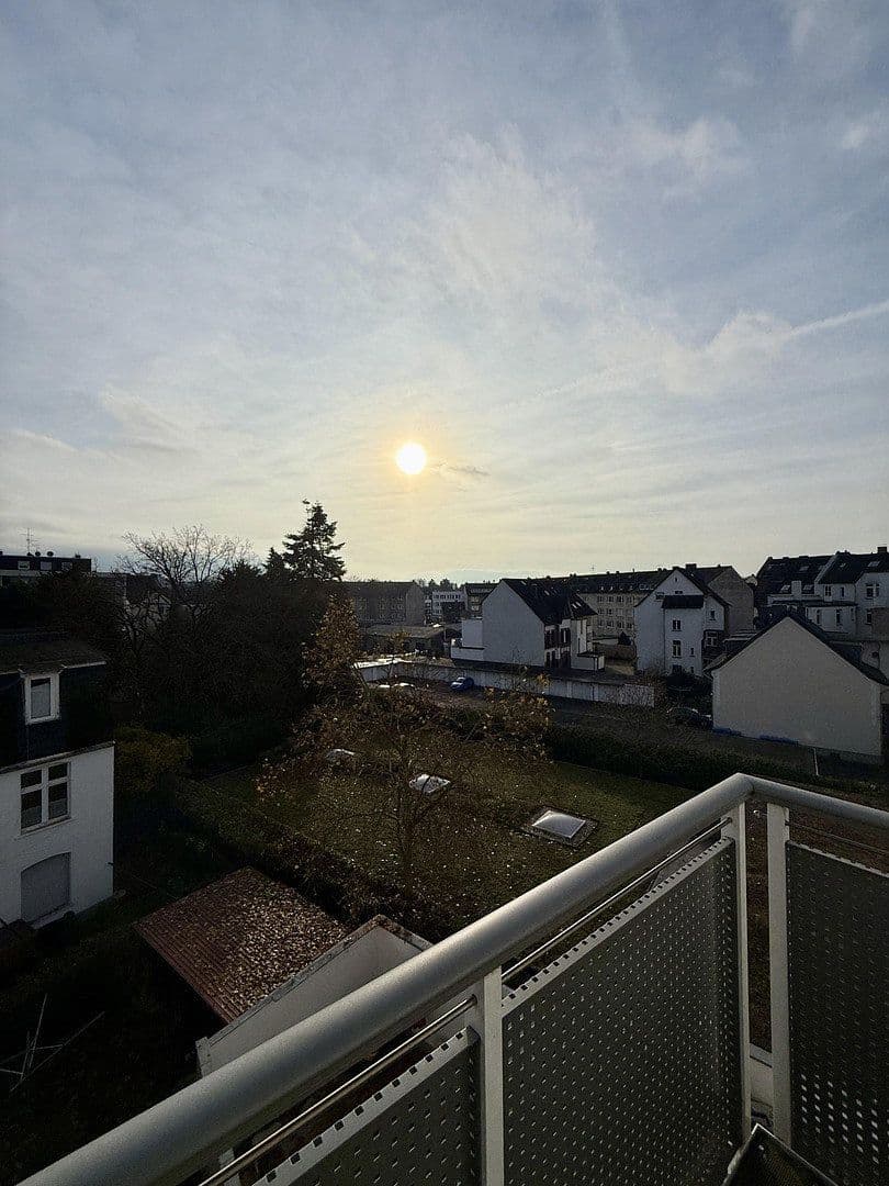 Prenájom bytu 3-izbový 80 m², Altstadtstraße 25, Leverkusen, Severné Porýnie - Westfálsko Prenájom bytu 3-izbový 80 m², Altstadtstraße 25, Leverkusen, Severné Porýnie - Westfálsko