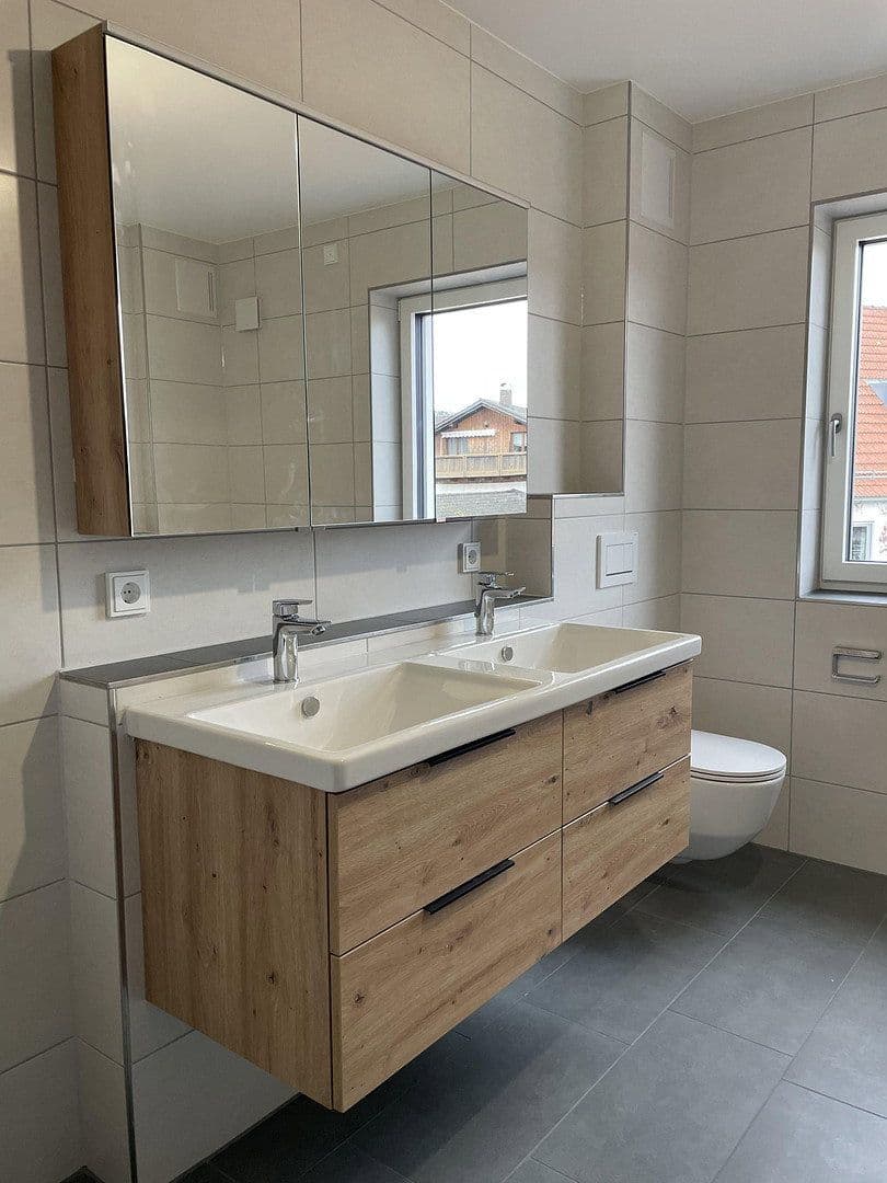 Prenájom bytu 3-izbový 82 m², Ascha, Bavorsko Prenájom bytu 3-izbový 82 m², Ascha, Bavorsko