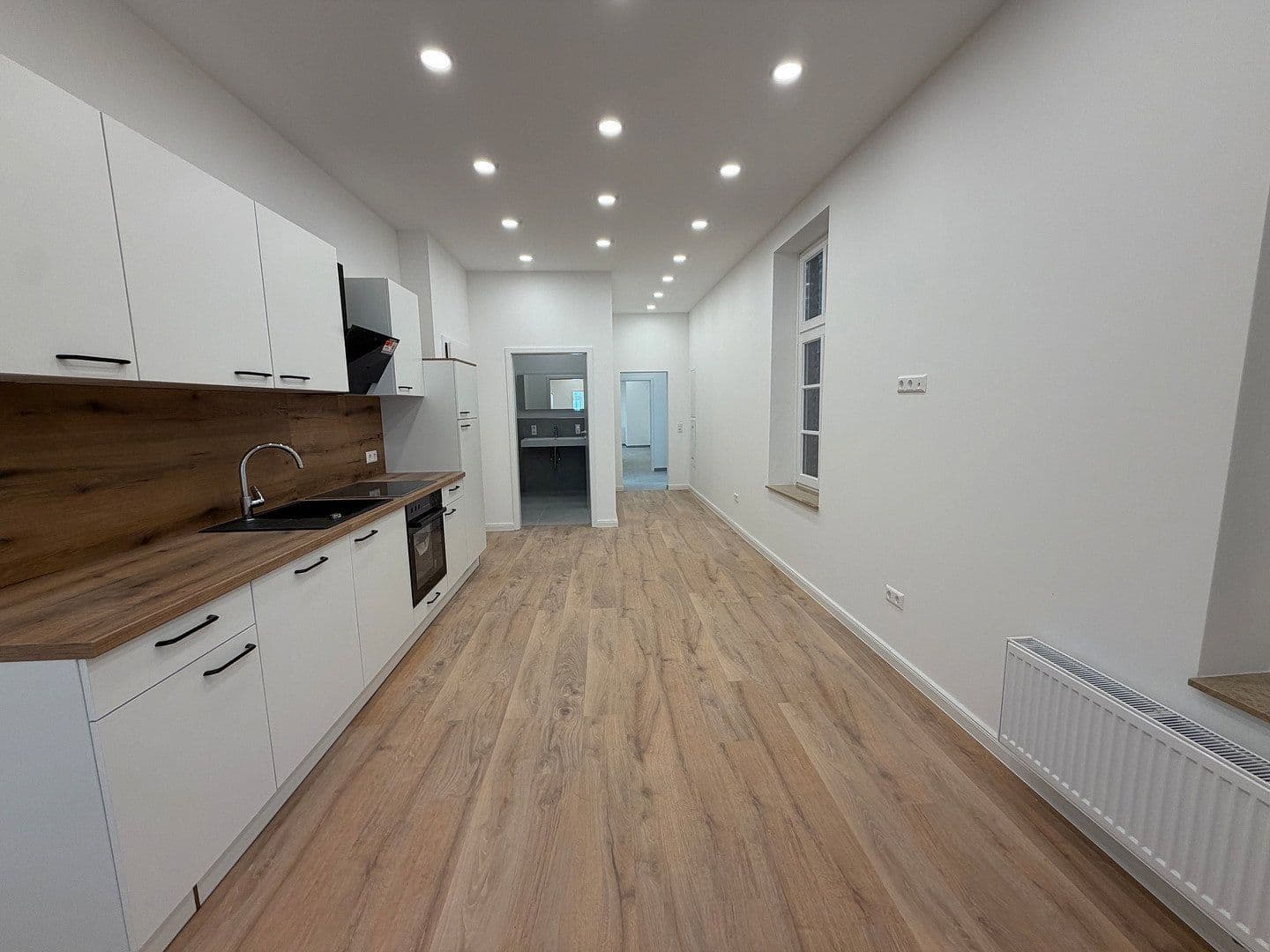 Prenájom bytu 4-izbový 95 m², Gaststraße 9, Oldenburg, Dolné Sasko Prenájom bytu 4-izbový 95 m², Gaststraße 9, Oldenburg, Dolné Sasko