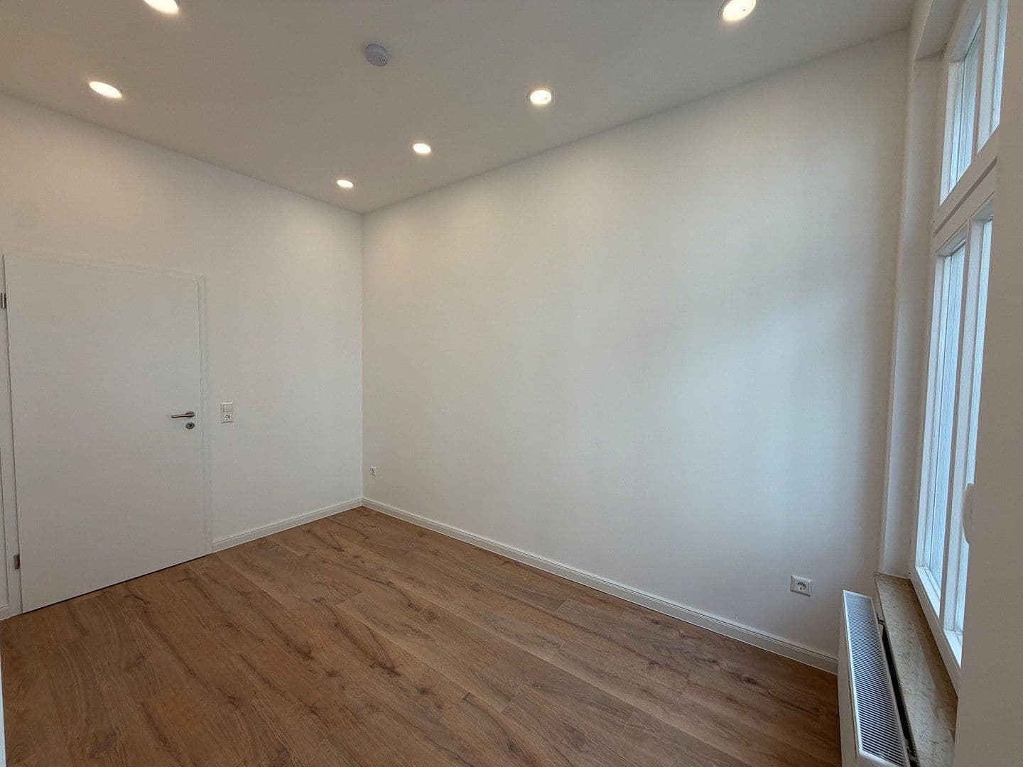 Prenájom bytu 4-izbový 95 m², Gaststraße 9, Oldenburg, Dolné Sasko Prenájom bytu 4-izbový 95 m², Gaststraße 9, Oldenburg, Dolné Sasko