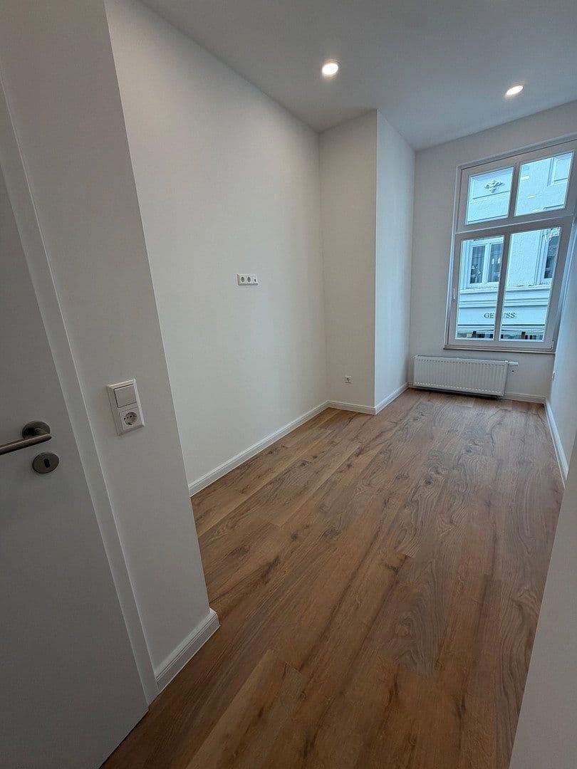 Prenájom bytu 4-izbový 95 m², Gaststraße 9, Oldenburg, Dolné Sasko Prenájom bytu 4-izbový 95 m², Gaststraße 9, Oldenburg, Dolné Sasko