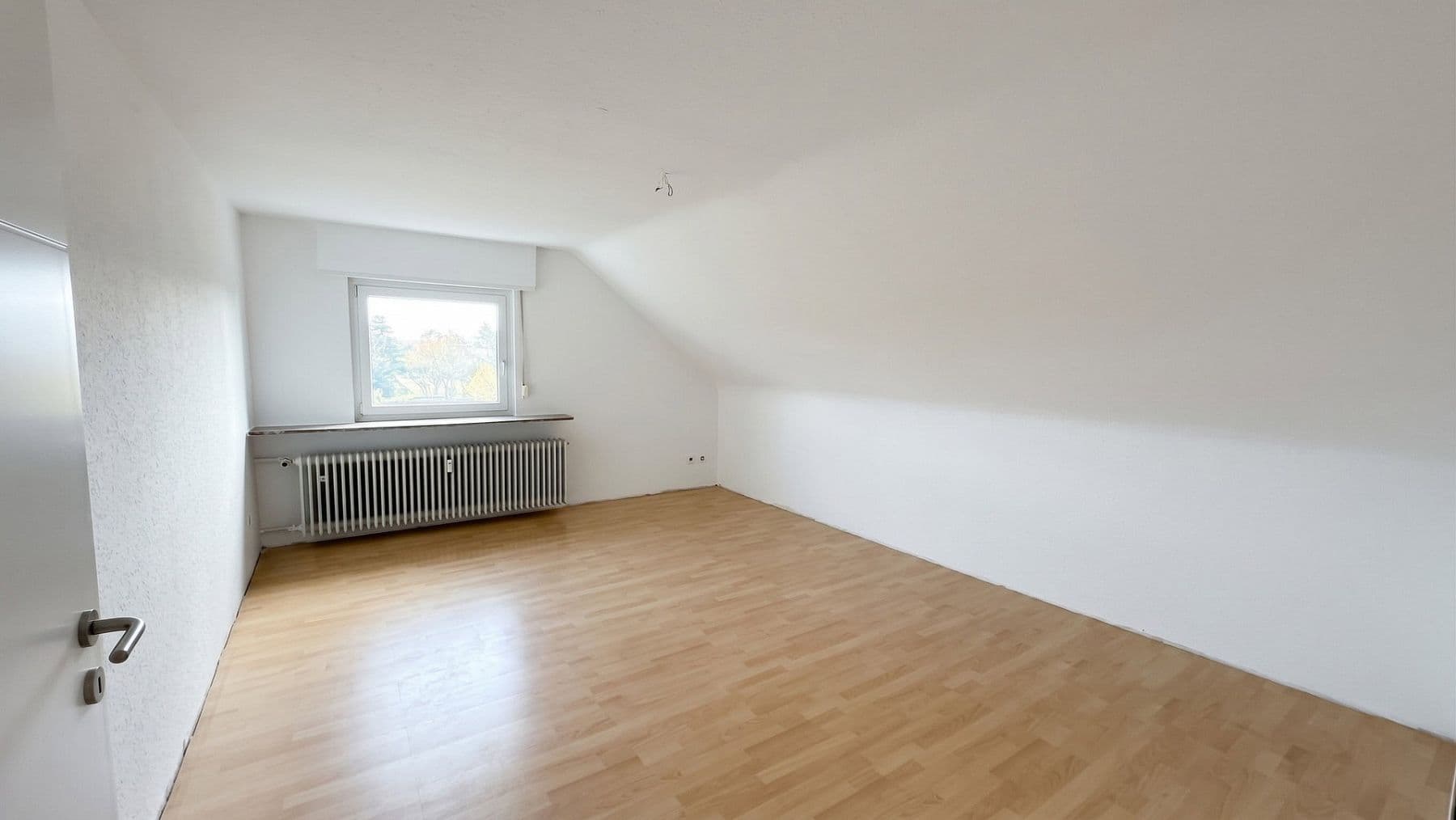 Prenájom bytu 2-izbový 47 m², Voßstraße 12, Brühl, Bádensko-Wurttembersko Prenájom bytu 2-izbový 47 m², Voßstraße 12, Brühl, Bádensko-Wurttembersko