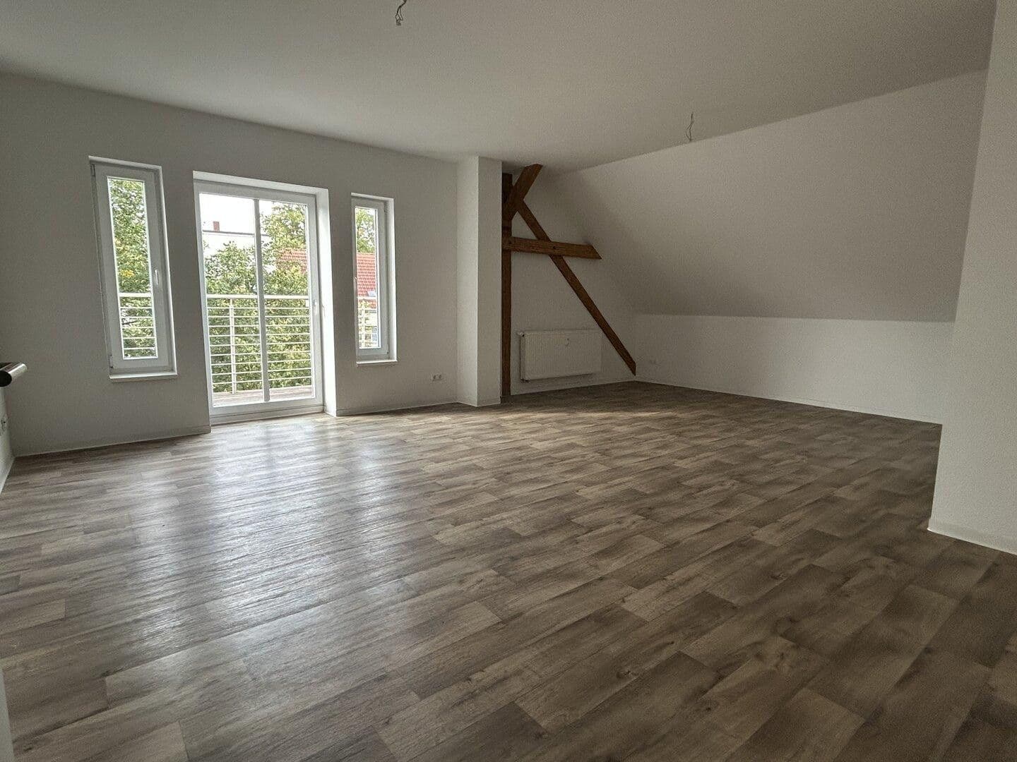 Prenájom bytu 5-izbový 125 m², Magdeburg, Sasko-Anhaltsko Prenájom bytu 5-izbový 125 m², Magdeburg, Sasko-Anhaltsko