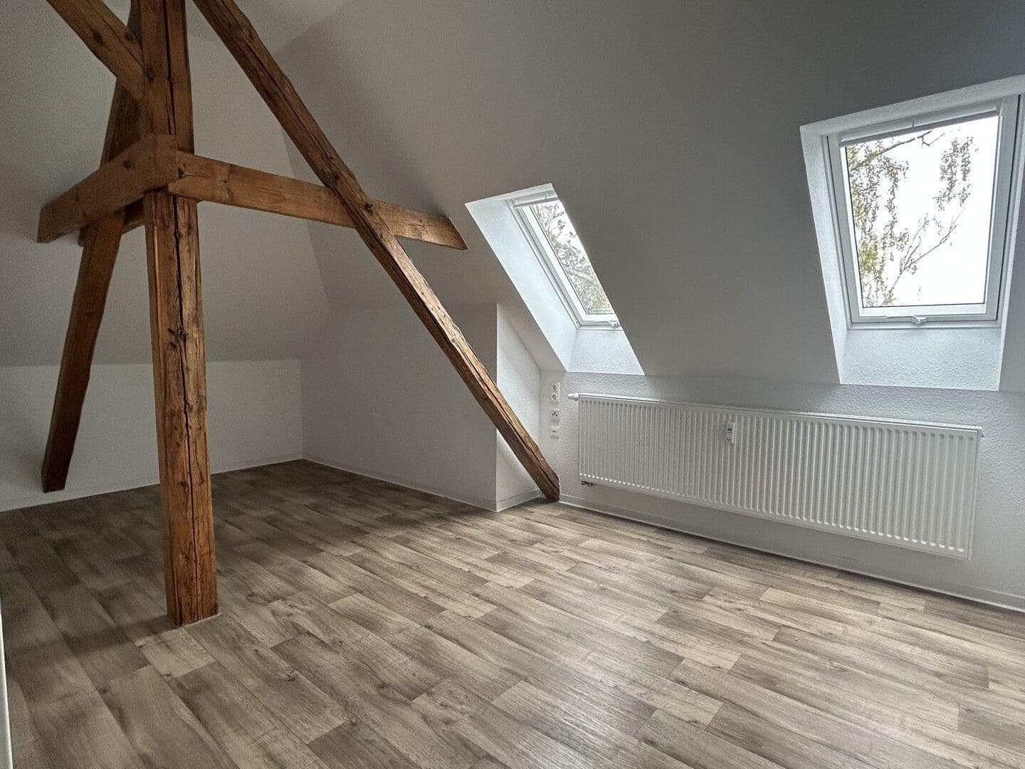Prenájom bytu 5-izbový 125 m², Magdeburg, Sasko-Anhaltsko Prenájom bytu 5-izbový 125 m², Magdeburg, Sasko-Anhaltsko