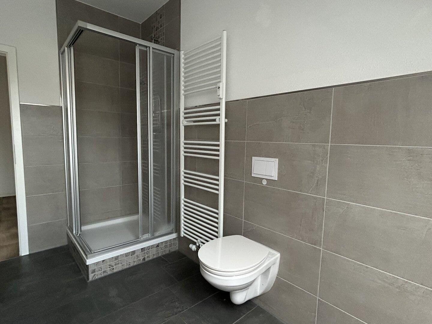 Prenájom bytu 5-izbový 125 m², Magdeburg, Sasko-Anhaltsko Prenájom bytu 5-izbový 125 m², Magdeburg, Sasko-Anhaltsko