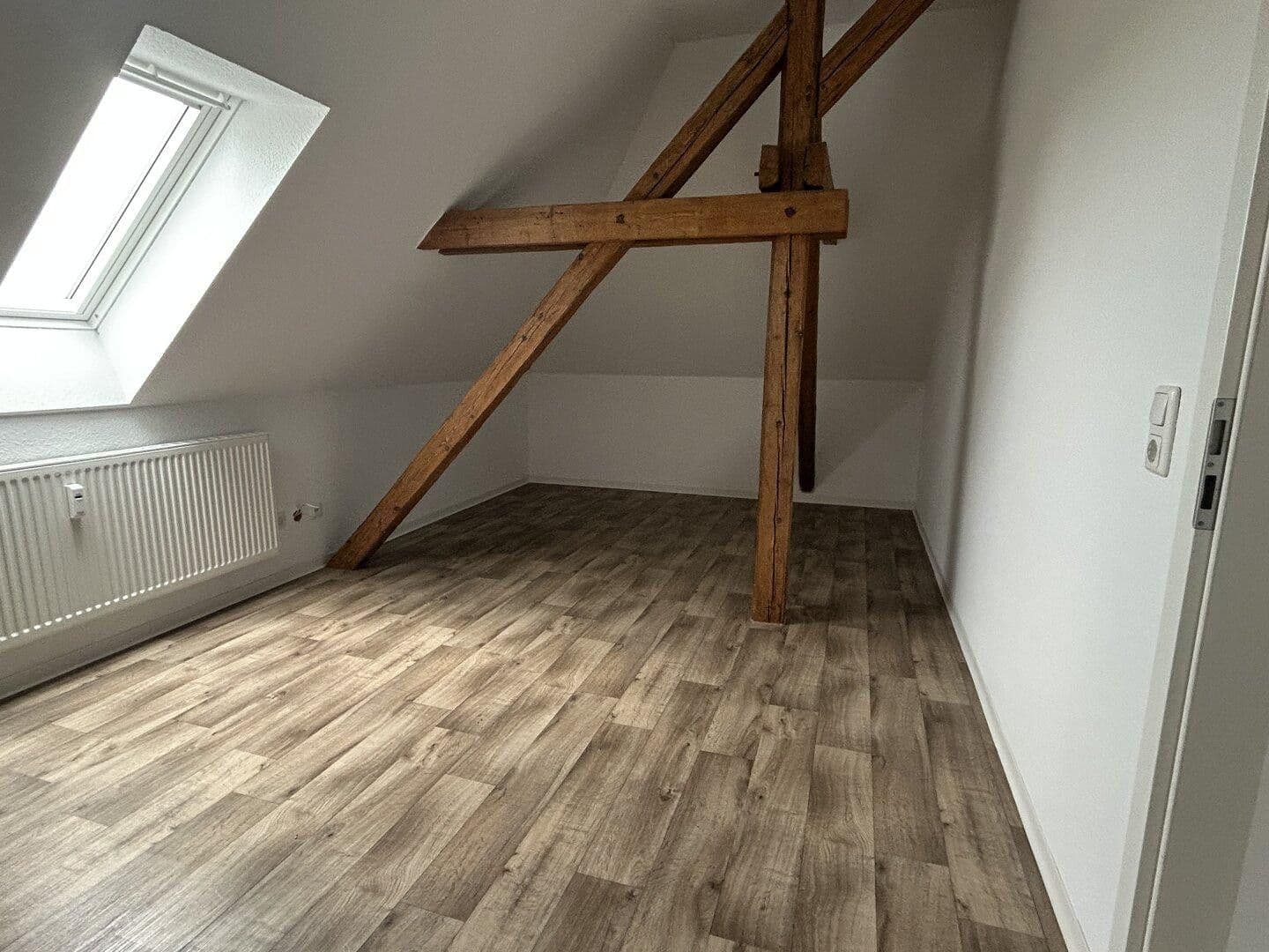 Prenájom bytu 5-izbový 125 m², Magdeburg, Sasko-Anhaltsko Prenájom bytu 5-izbový 125 m², Magdeburg, Sasko-Anhaltsko
