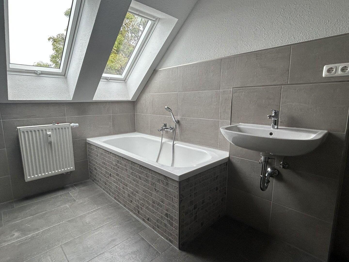 Prenájom bytu 5-izbový 125 m², Magdeburg, Sasko-Anhaltsko Prenájom bytu 5-izbový 125 m², Magdeburg, Sasko-Anhaltsko