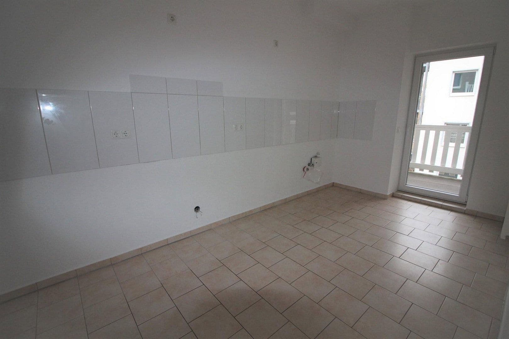 Prenájom bytu 5-izbový 120 m², Magdeburg, Sasko-Anhaltsko Prenájom bytu 5-izbový 120 m², Magdeburg, Sasko-Anhaltsko