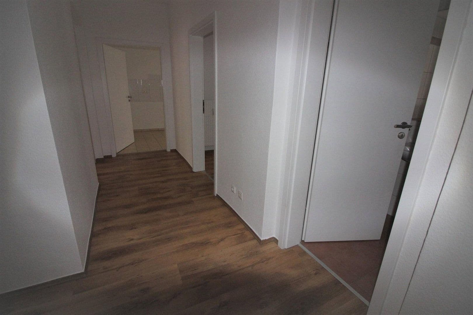 Prenájom bytu 5-izbový 120 m², Magdeburg, Sasko-Anhaltsko Prenájom bytu 5-izbový 120 m², Magdeburg, Sasko-Anhaltsko