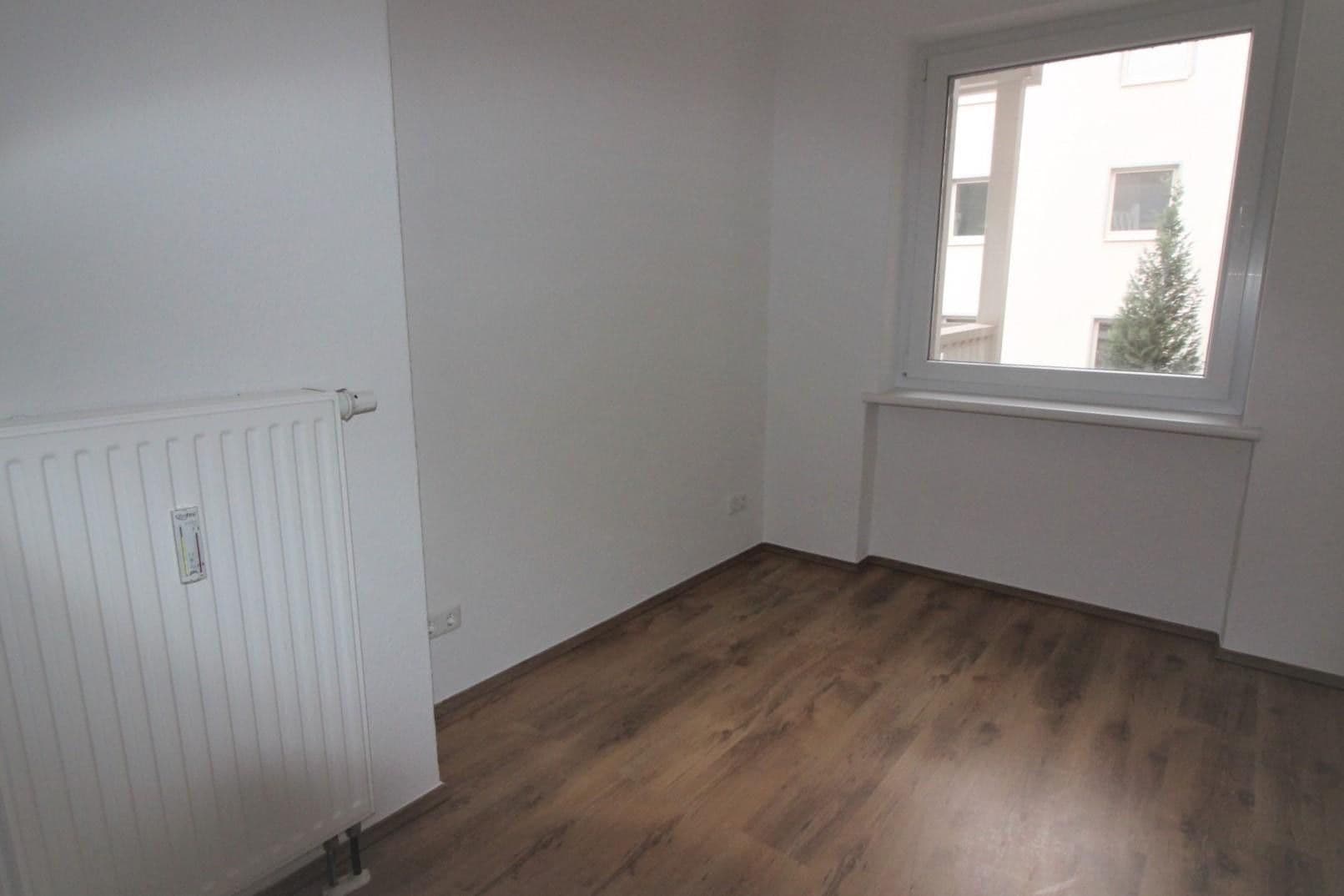 Prenájom bytu 5-izbový 120 m², Magdeburg, Sasko-Anhaltsko Prenájom bytu 5-izbový 120 m², Magdeburg, Sasko-Anhaltsko