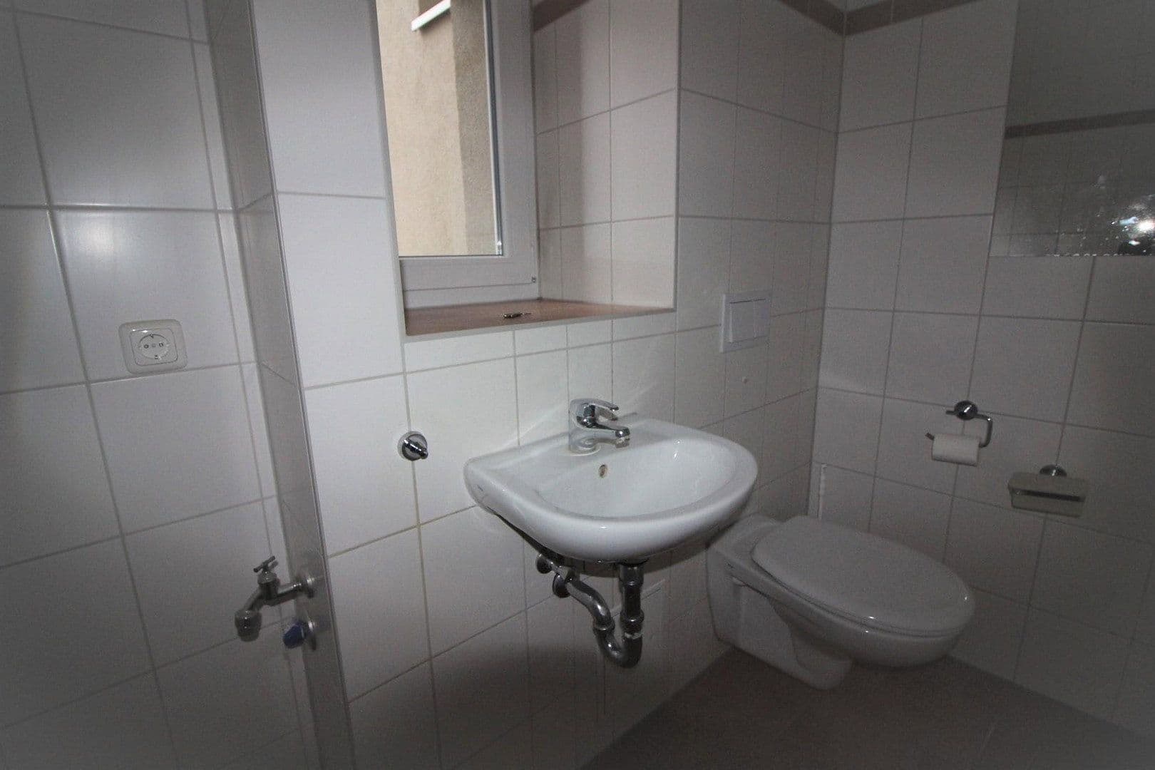 Prenájom bytu 5-izbový 120 m², Magdeburg, Sasko-Anhaltsko Prenájom bytu 5-izbový 120 m², Magdeburg, Sasko-Anhaltsko